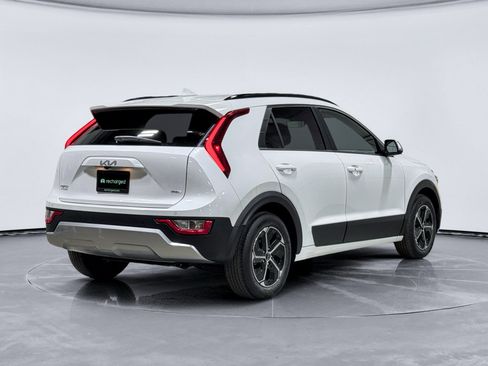 Used 2023 Kia Niro EX w/ EX Cold Weather Package FWD image 3