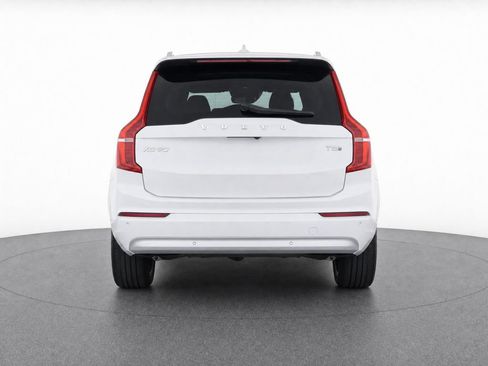 Used 2022 Volvo XC90 T5 Momentum w/ Climate Package FWD image 6