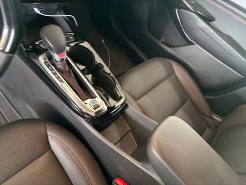 Used 2024 Chevrolet Trax RS w/ Sunroof Package FWD image 8