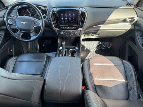 Used 2020 Chevrolet Traverse LT image 12