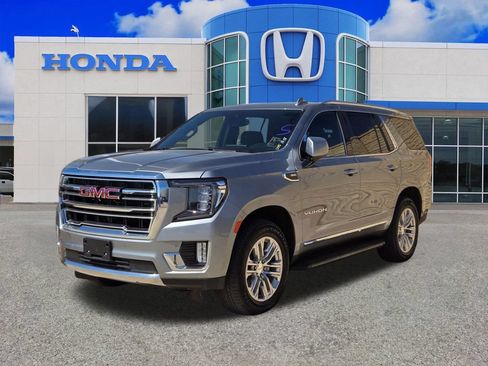 Used 2024 GMC Yukon SLT w/ SLT Luxury Package AWD/4WD image 13