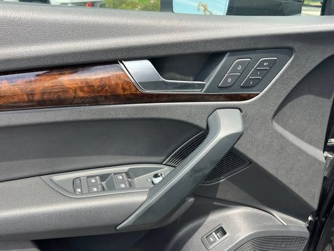 Used 2018 Audi Q5 2.0T Premium Plus w/ Premium Plus Package AWD/4WD image 28