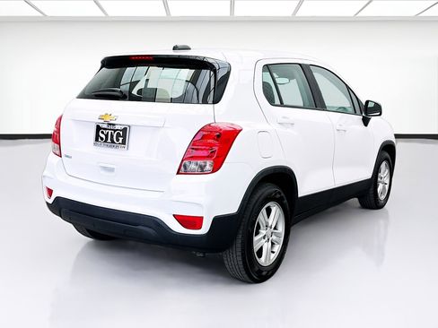 Used 2020 Chevrolet Trax LS FWD image 4