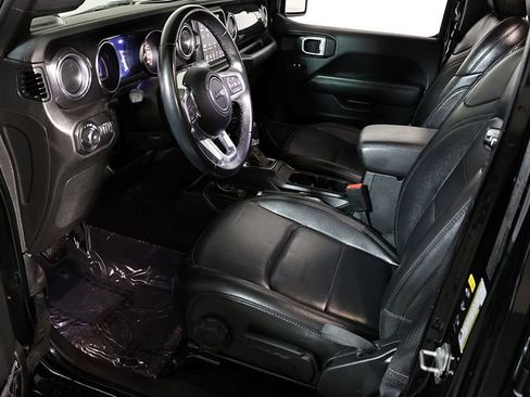 Used 2022 Jeep Wrangler Unlimited Sahara AWD/4WD image 12