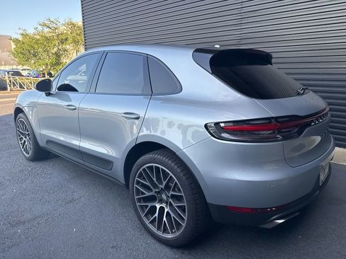 Certified 2020 Porsche Macan image 3