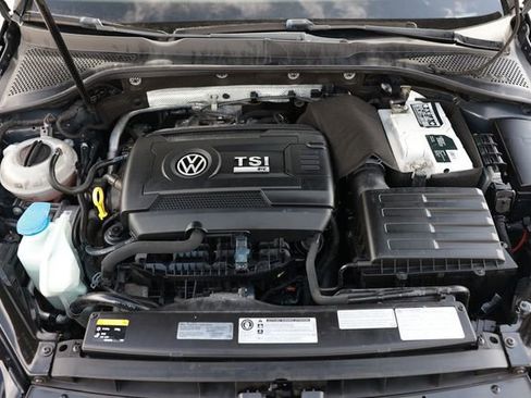 Used 2015 Volkswagen Golf R 4-Door image 50
