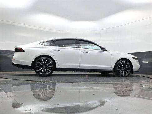 Used 2024 Honda Accord Touring image 34