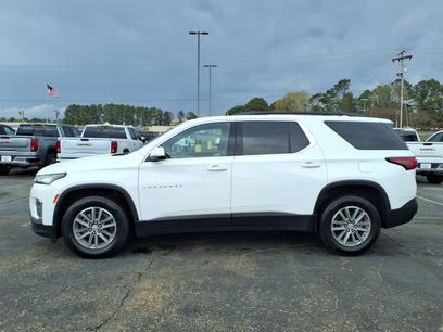 Used 2023 Chevrolet Traverse LT