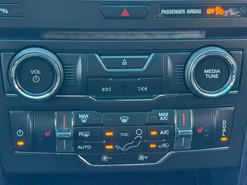 Used 2016 Ford Explorer XLT w/ Equipment Group 202A AWD/4WD image 20