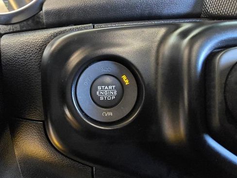 Used 2021 Jeep Wrangler Unlimited Sahara w/ Cold Weather Group AWD/4WD image 18