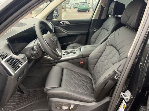 Used 2026 BMW X7 xDrive40i AWD/4WD image 16