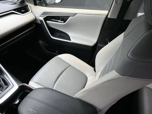 Used 2021 Toyota RAV4 Limited AWD/4WD image 11