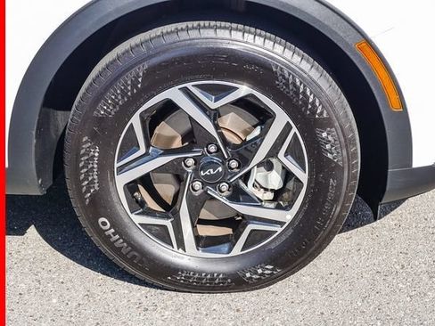 Certified 2025 Kia Sportage LX FWD image 12