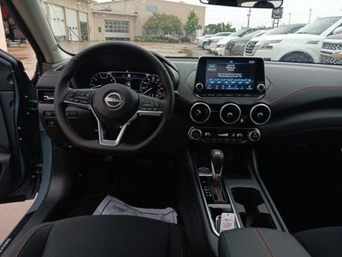 New 2025 Nissan Sentra SR image 23