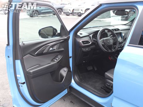 Certified 2023 Chevrolet TrailBlazer RS w/ Sun and Liftgate Package image 9