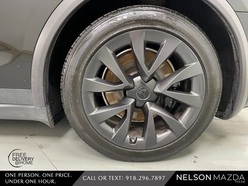 Used 2023 Tesla Model X Plaid image 12