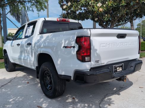 Used 2025 Chevrolet Colorado W/T w/ Advanced Trailering Package AWD/4WD image 8