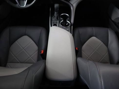 Used 2019 Toyota Camry XLE image 16