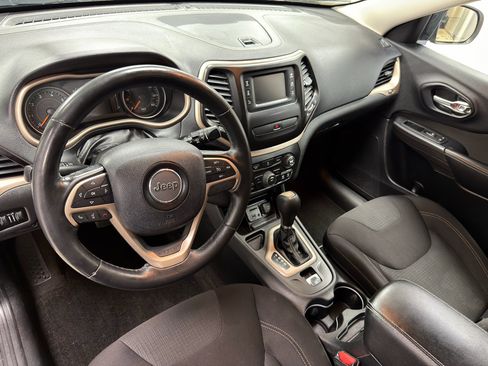 Used 2015 Jeep Cherokee Latitude w/ Cold Weather Group image 28