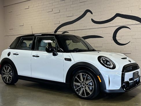 Used 2024 MINI Cooper S FWD image 2