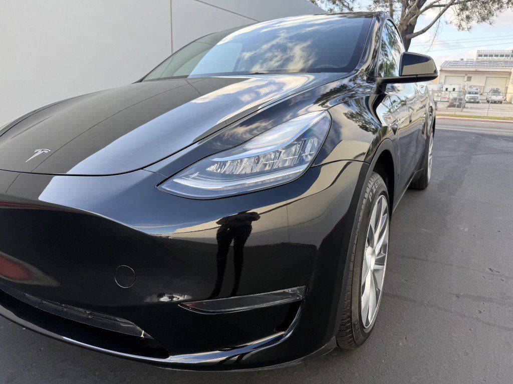 Used 2023 Tesla Model Y AWD image 5