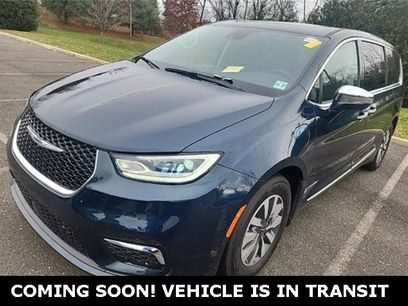 Used 2022 Chrysler Pacifica Limited