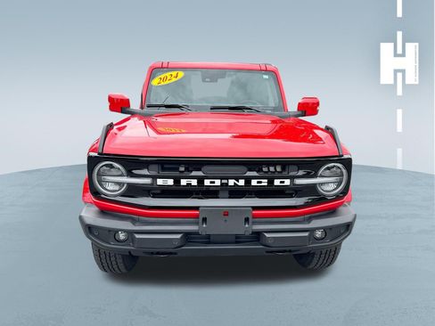 Used 2024 Ford Bronco Outer Banks AWD/4WD image 2