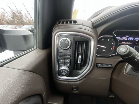 Used 2023 GMC Sierra 2500 Denali w/ Denali Ultimate Package image 18