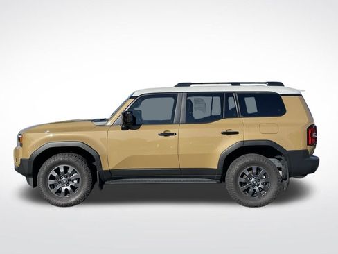 Used 2024 Toyota Land Cruiser image 2