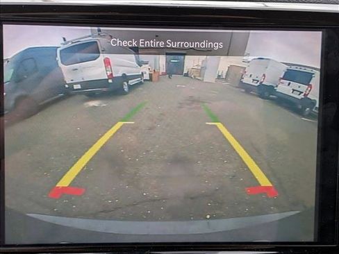 Used 2025 Chrysler Pacifica Select image 11