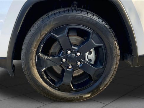 Used 2021 Jeep Grand Cherokee Freedom Edition RWD image 11