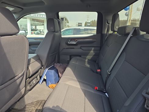 Used 2026 GMC Sierra 1500 SLE image 12