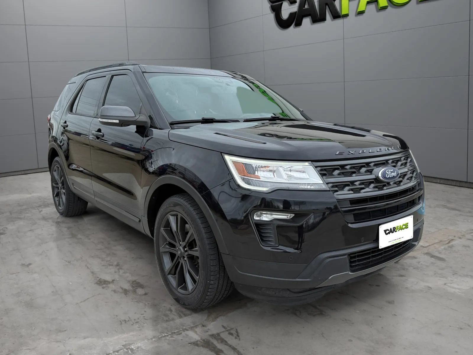 Used 2019 Ford Explorer XLT w/ Equipment Group 202A AWD/4WD image 4