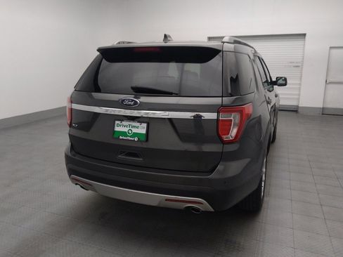 Used 2017 Ford Explorer XLT FWD image 7