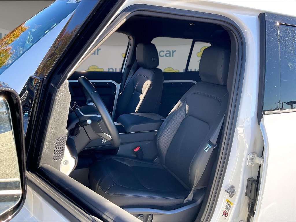 Used 2025 Land Rover Defender 110 S AWD/4WD image 9