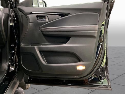 Used 2023 Honda Ridgeline Black Edition image 23