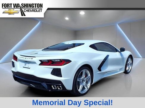 Used 2022 Chevrolet Corvette Stingray Premium Cpe w/ Engine Appearance Package RWD image 2
