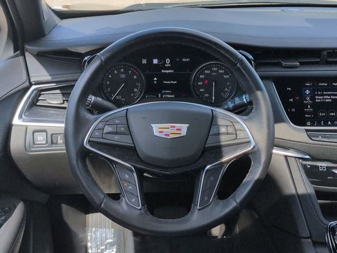 Used 2023 Cadillac XT5 Premium Luxury w/ Technology Package AWD/4WD image 23