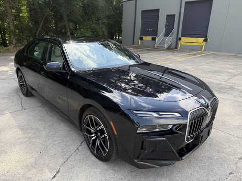Used 2023 BMW 760i xDrive AWD/4WD image 49