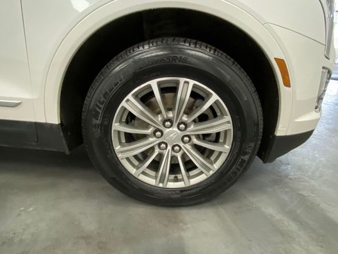 Used 2018 Cadillac XT5 Luxury w/ Driver Awareness Package AWD/4WD image 16