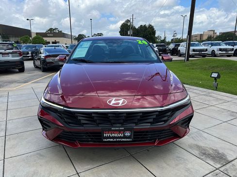 Used 2024 Hyundai Elantra Limited FWD image 2
