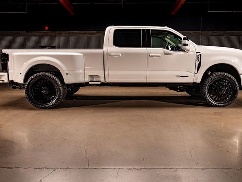 Used 2026 Ford F350 Platinum w/ Platinum Plus Package image 11