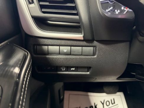 Used 2025 Nissan Rogue SV AWD/4WD image 19