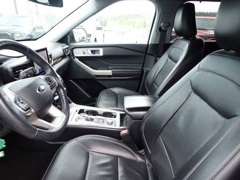 Used 2021 Ford Explorer Limited w/ Equipment Group 301A image 11