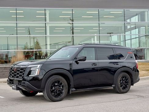 Used 2025 Nissan Armada PRO-4X w/ Pro-4X Premium Package image 2