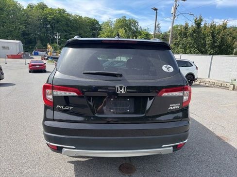 Used 2021 Honda Pilot Touring image 3