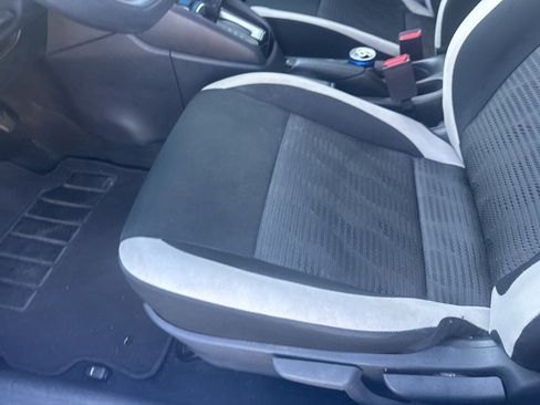 Used 2021 Nissan Versa SV image 9