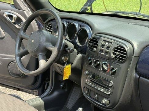 Used 2005 Chrysler PT Cruiser Convertible FWD image 12