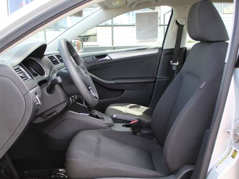 Used 2015 Volkswagen Jetta SE image 13
