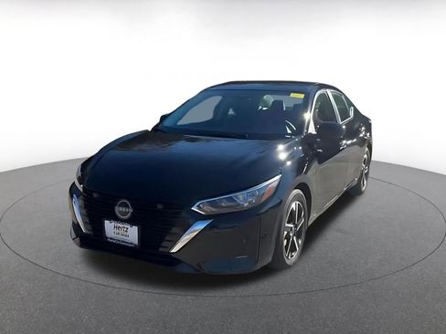 Used 2025 Nissan Sentra SV image 7